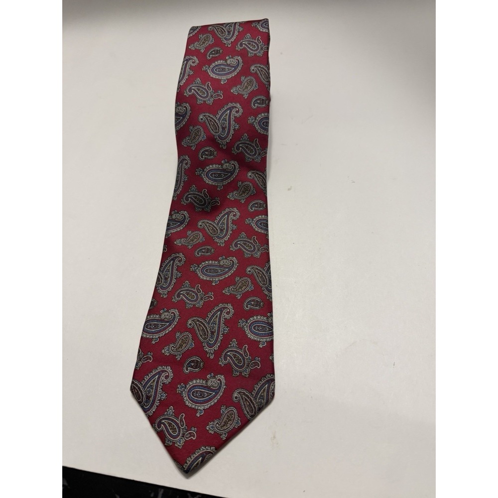 Mens Red Paisley Silk Tie Made in USA Italian Fabric RN 43170 Necktie